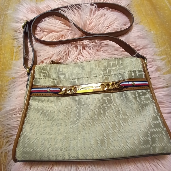 TOMMY HILFIGER Women's TH Signature Tan Canvas Crossbody Bag Messenger G… - Picture 1 of 4